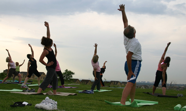 Offering physical and mental wellness alike, yoga at Prairie Sky Park in Lone Tree, Colorado, embodies CPRA’s mission to connect residents with their majestic natural surroundings through recreation. 